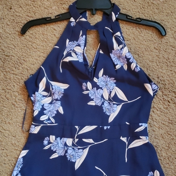 Express dress - Picture 3 of 5
